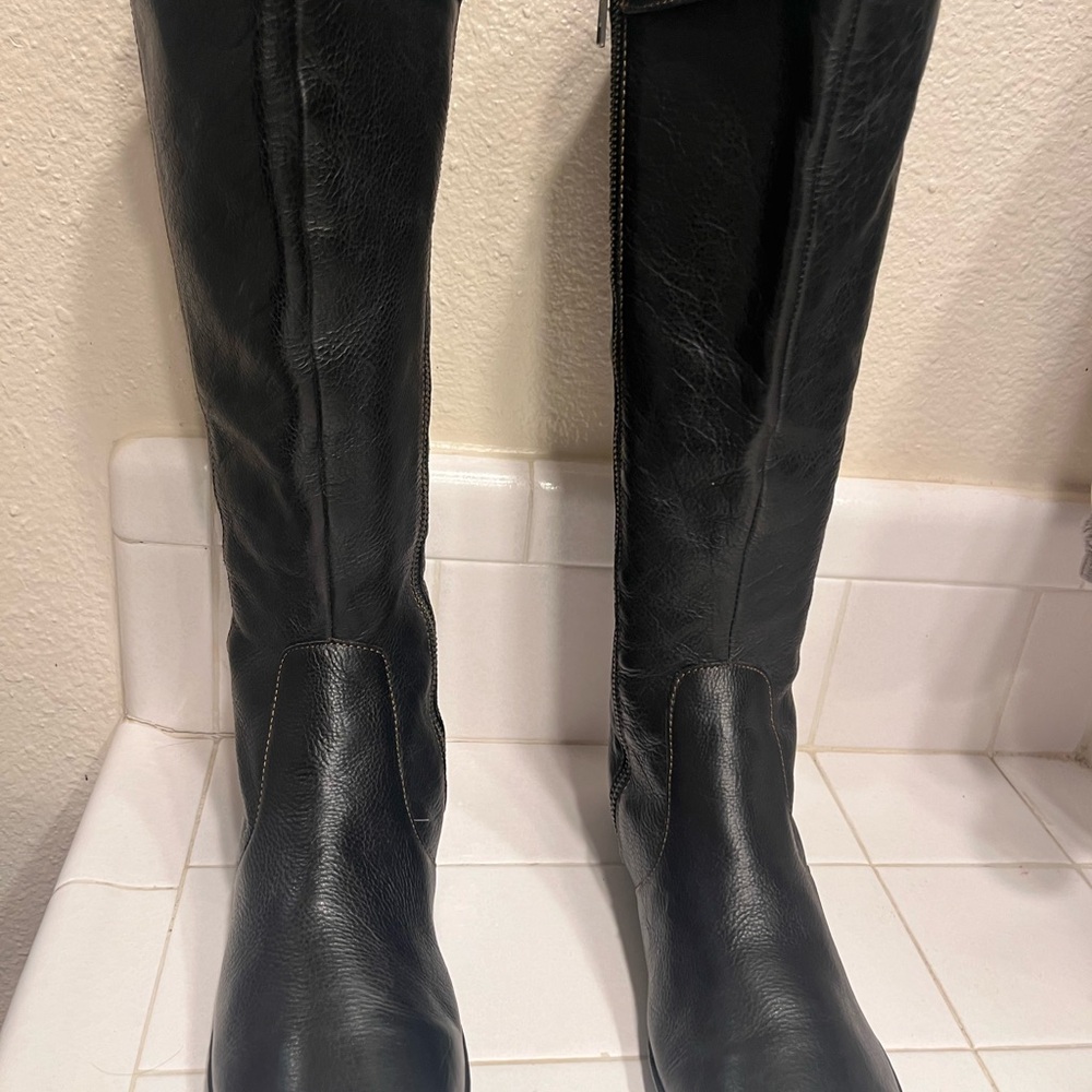 BORN Black Leather Boots - Picture 6 of 12
